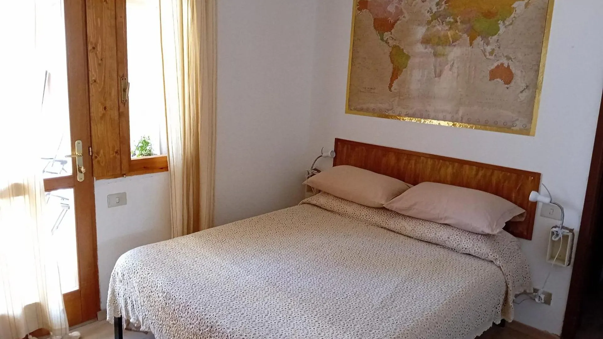 Benjamin Room オルビア