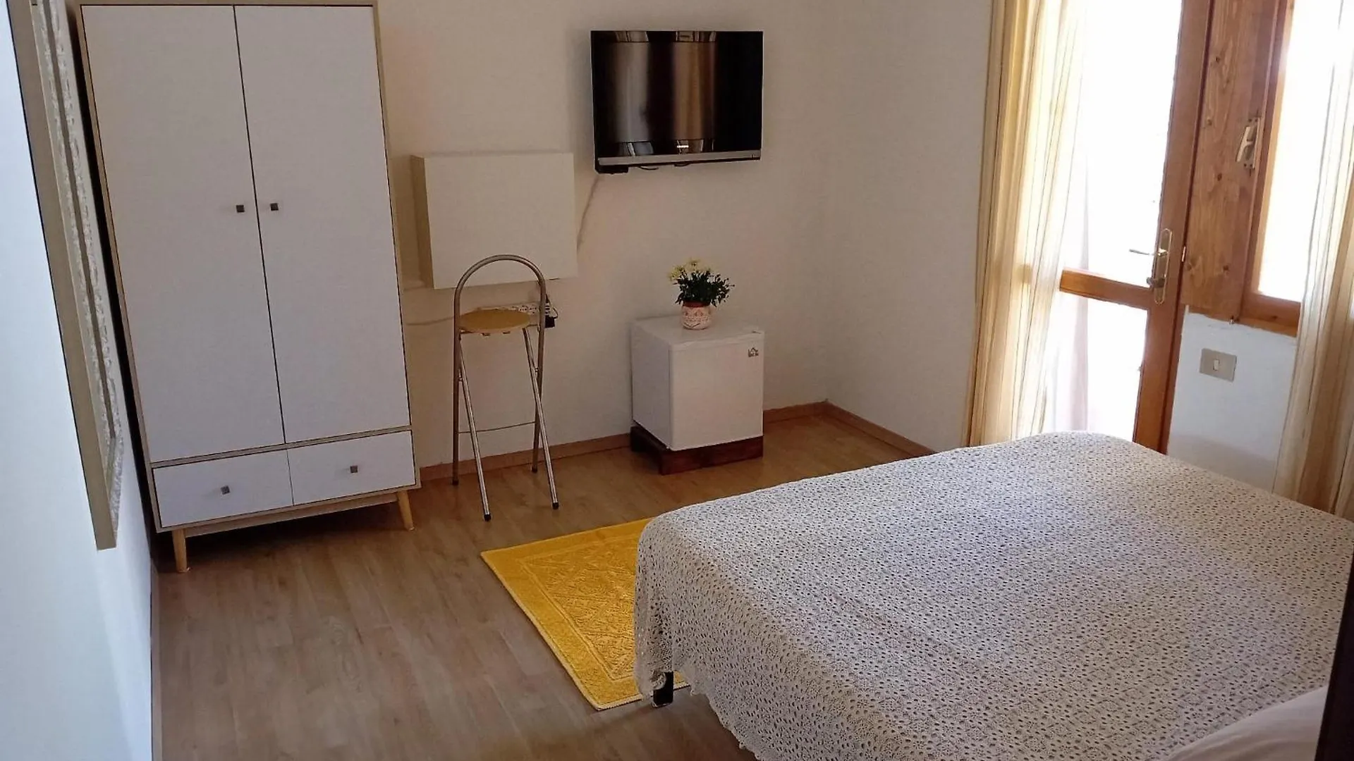 Benjamin Room Olbia Italy